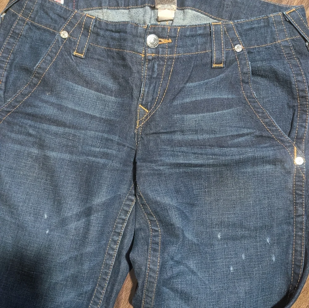 True Religion Women’s Dark Blue Flare Jeans with Gold Stitching - Picture 4 of 8